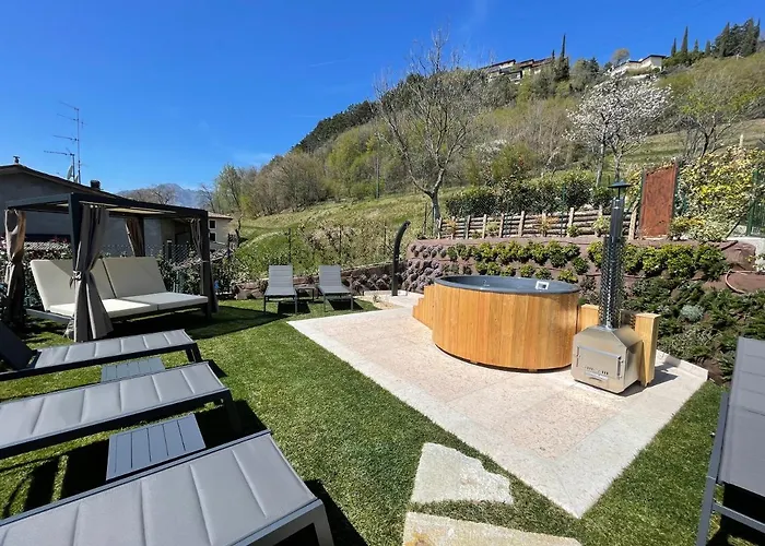 Casa de Férias Borgo Cantagallo Casa Olivia 2 *